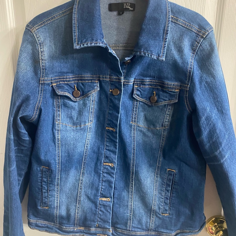 1822 Denim Medium Wash Jean Jacket